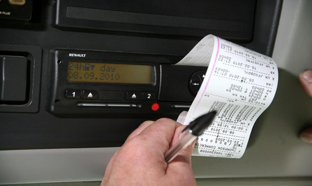 How to use a Tachograph for beginners UK Truckers